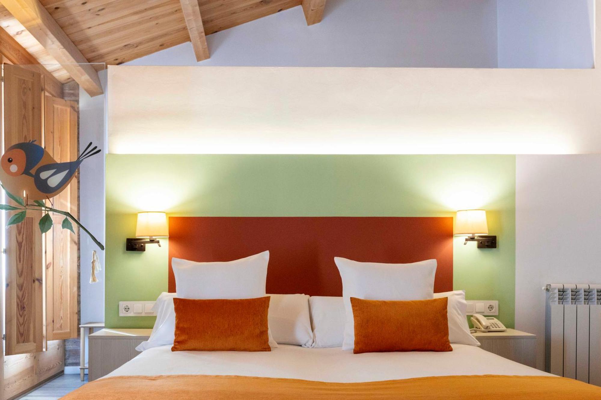 Hotel La Freixera Solsona Bagian luar foto