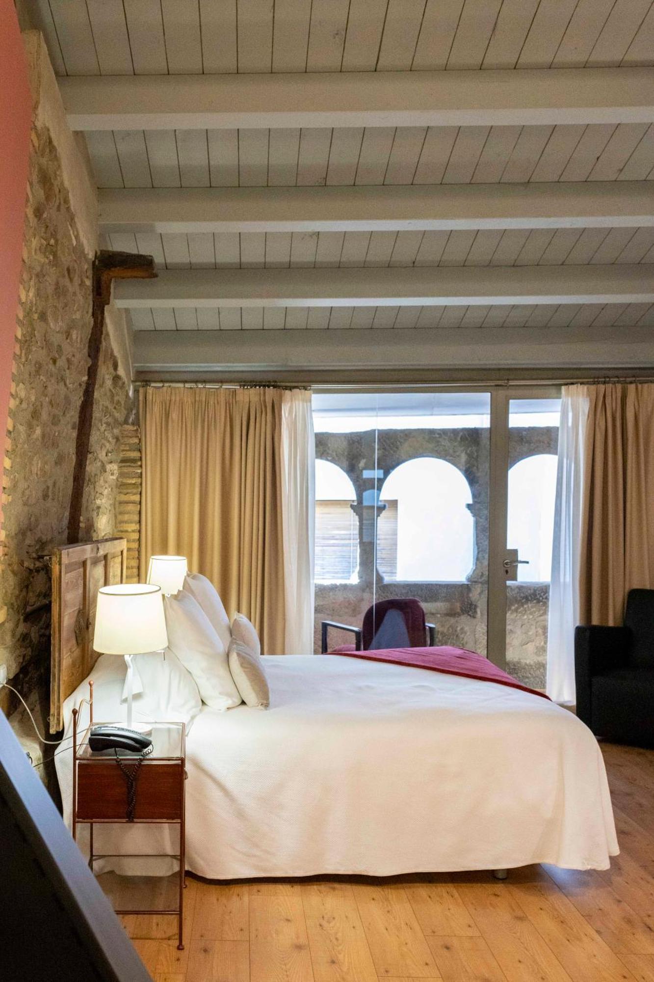 Hotel La Freixera Solsona Bagian luar foto