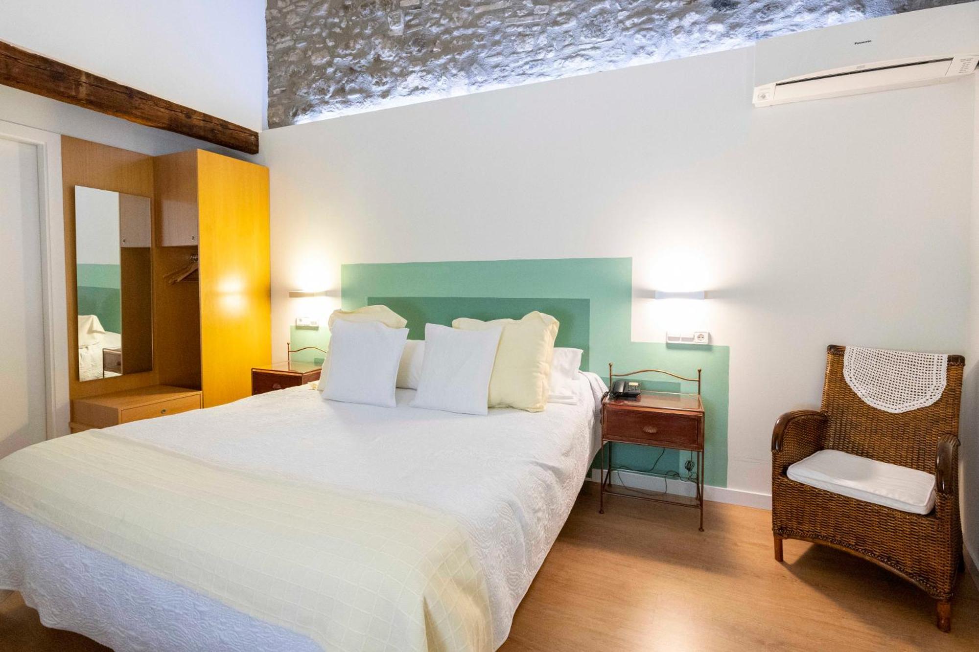 Hotel La Freixera Solsona Bagian luar foto