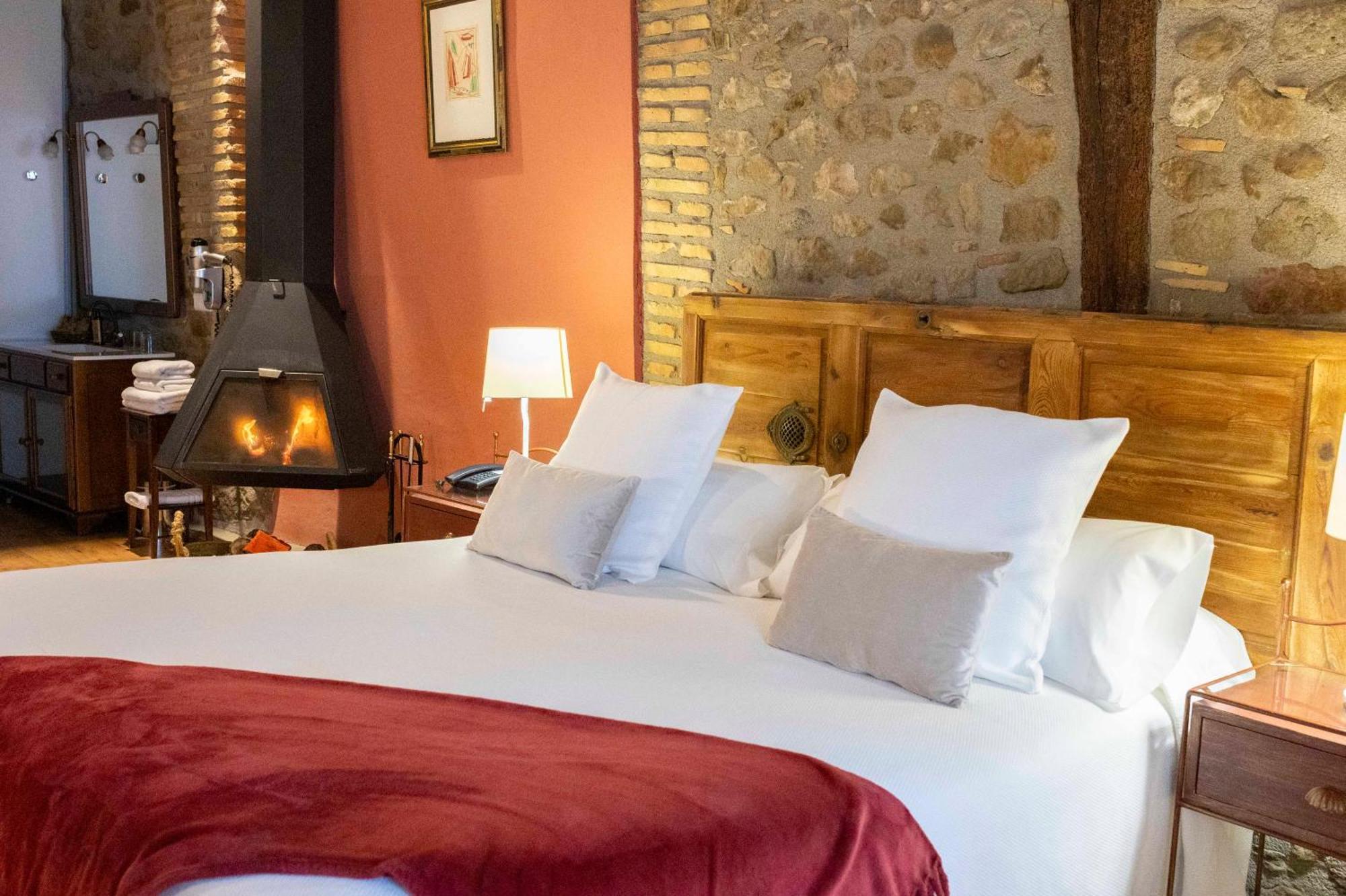 Hotel La Freixera Solsona Bagian luar foto