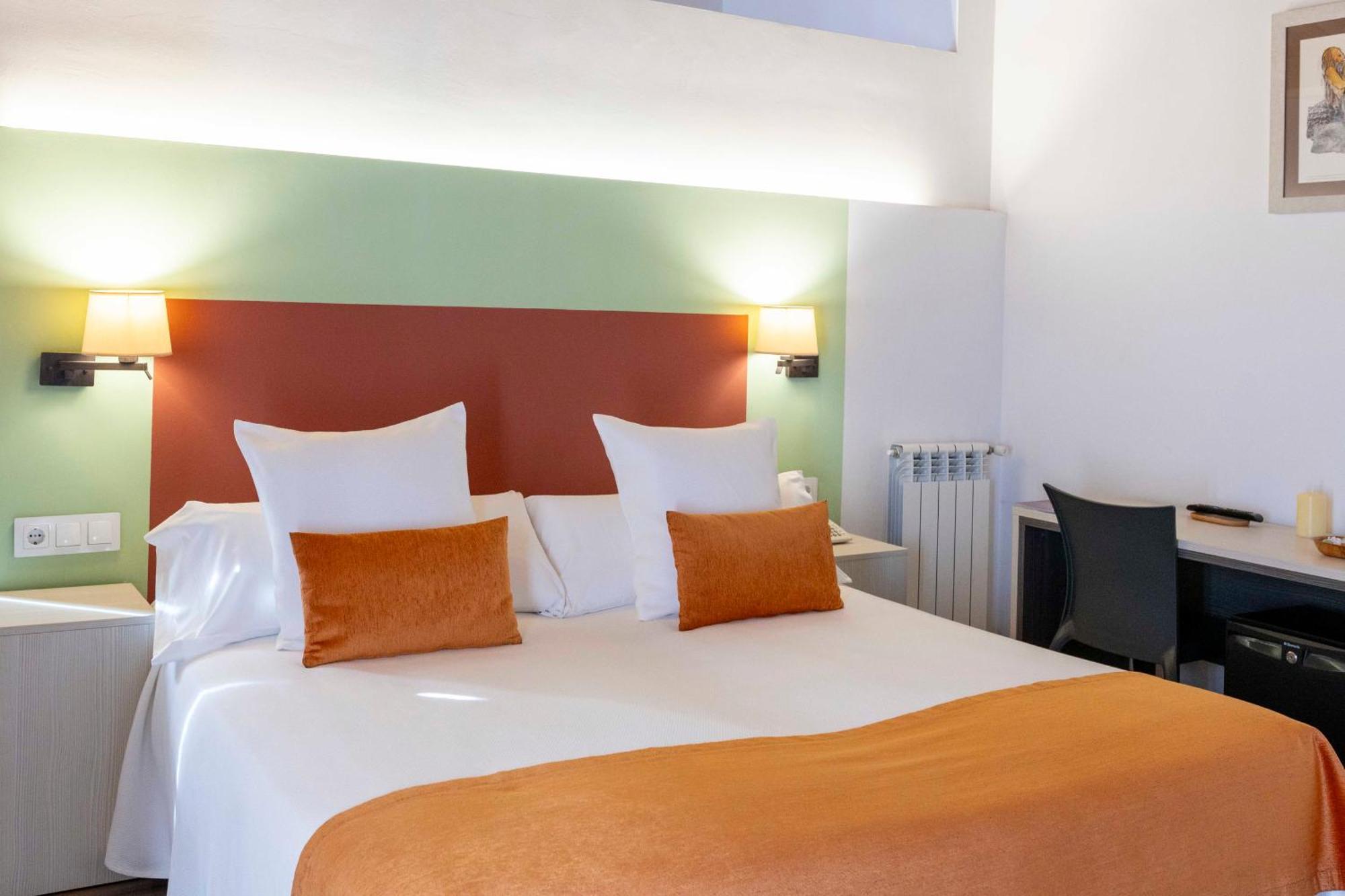Hotel La Freixera Solsona Bagian luar foto
