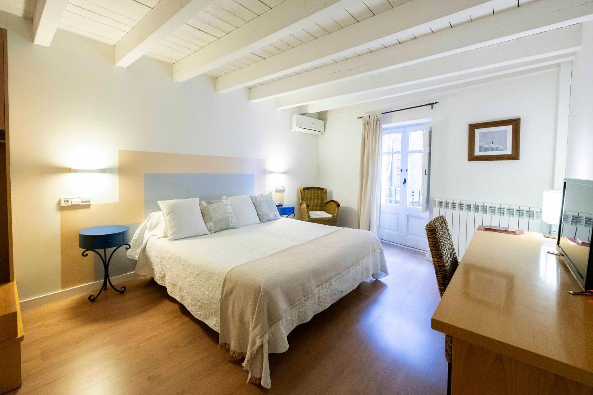 Hotel La Freixera Solsona Bagian luar foto