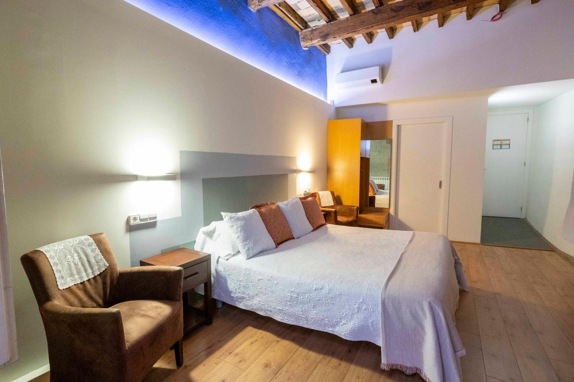 Hotel La Freixera Solsona Bagian luar foto